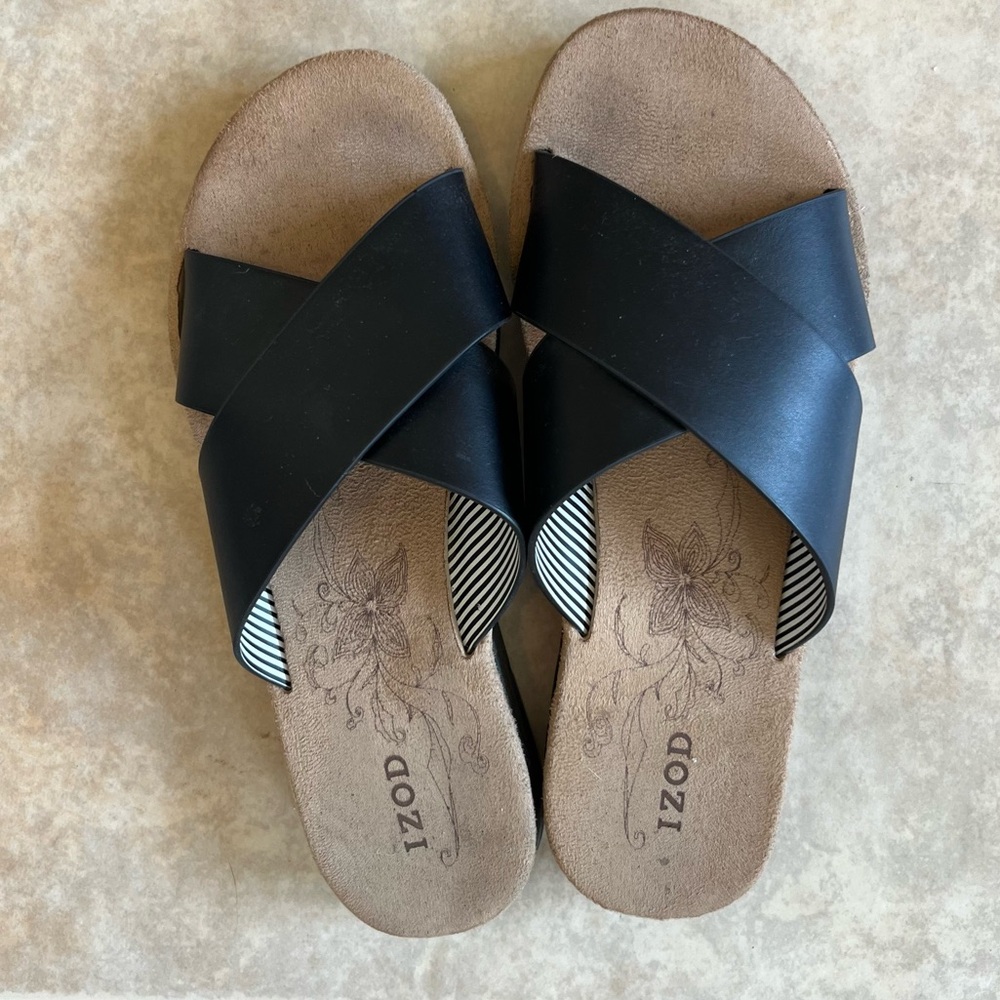 Izod | black cross strap sandals